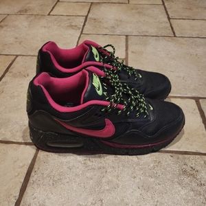 Nike Air max pink,black,green women's 7.5